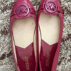 Michael Kors size 7.5 ballerina flats in fuchsia.